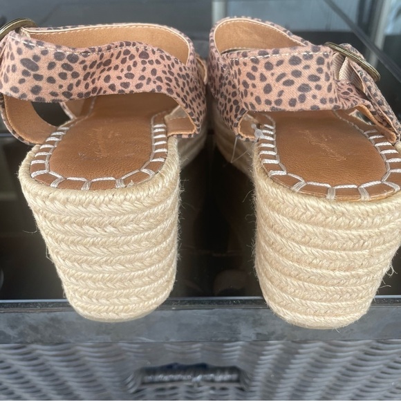 Universal Thread Women's Brown Espadrilles - Picture 6 of 6